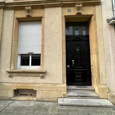 Fischer A La Petrusse 301 Apartman *