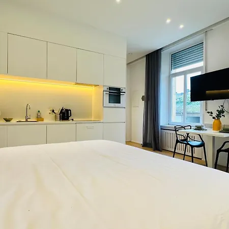 Fischer A La Petrusse 301 *